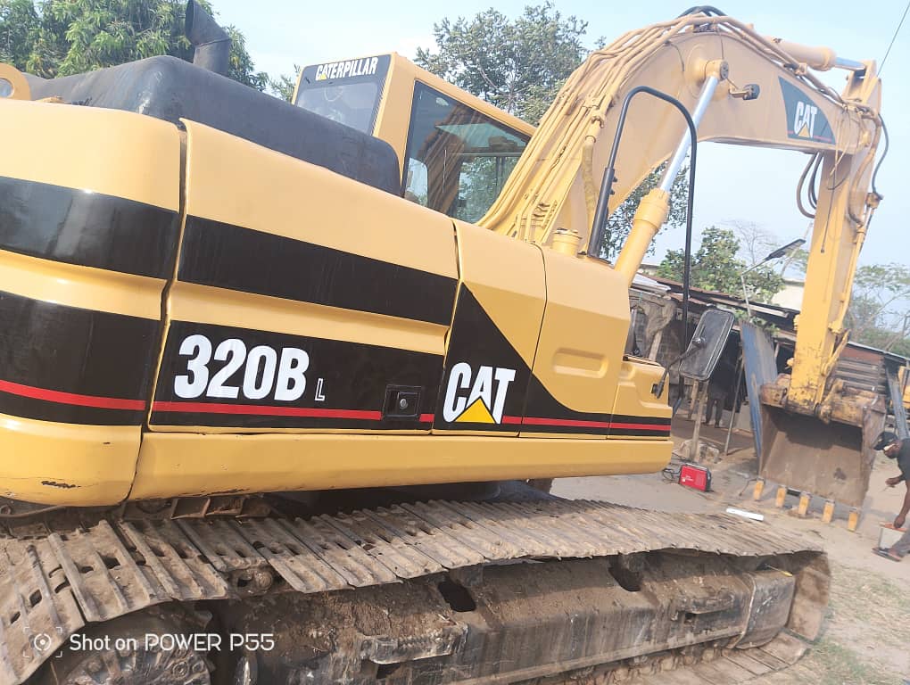 CAT 320B